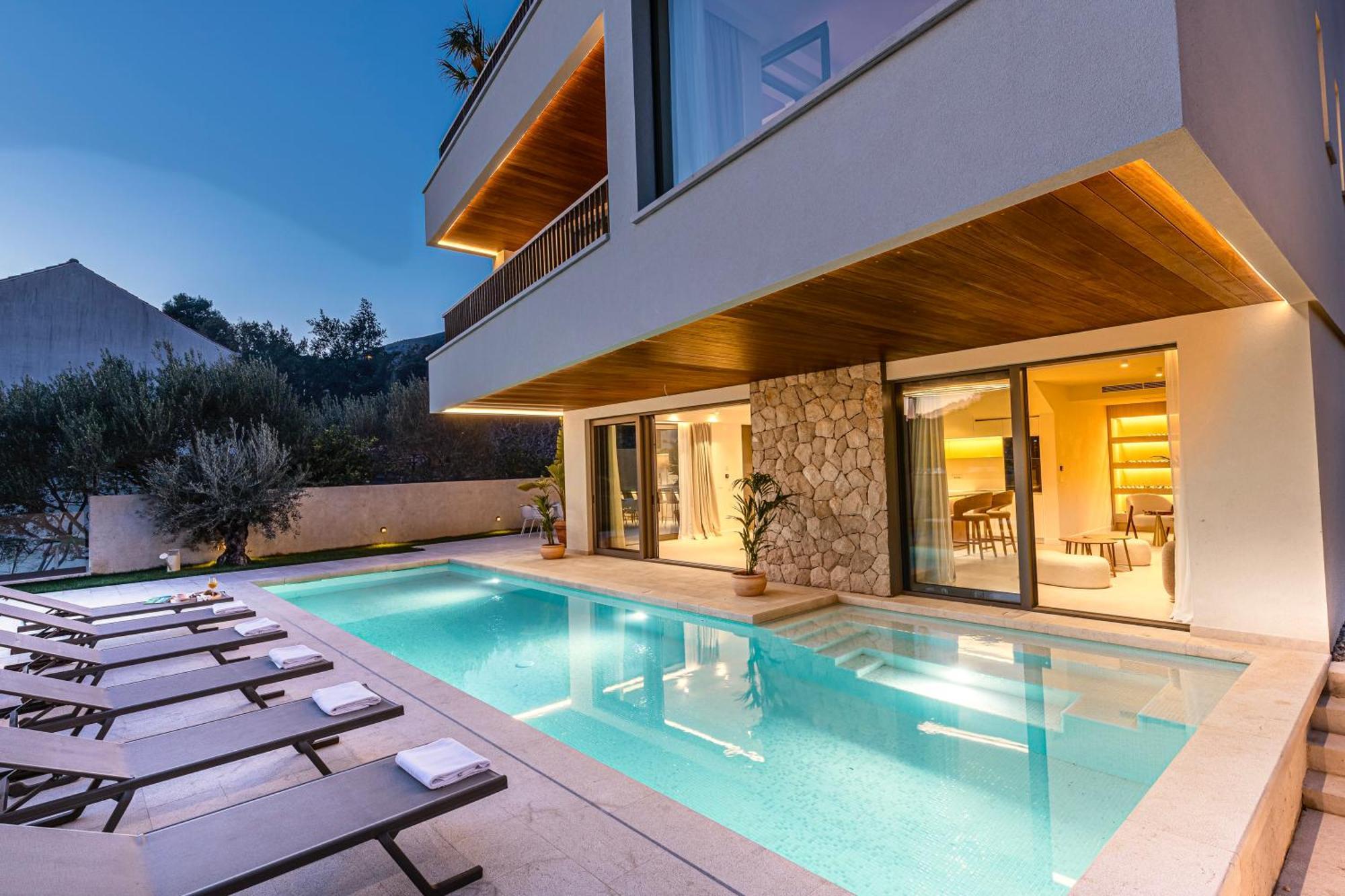 & - Of 5 Star Villa