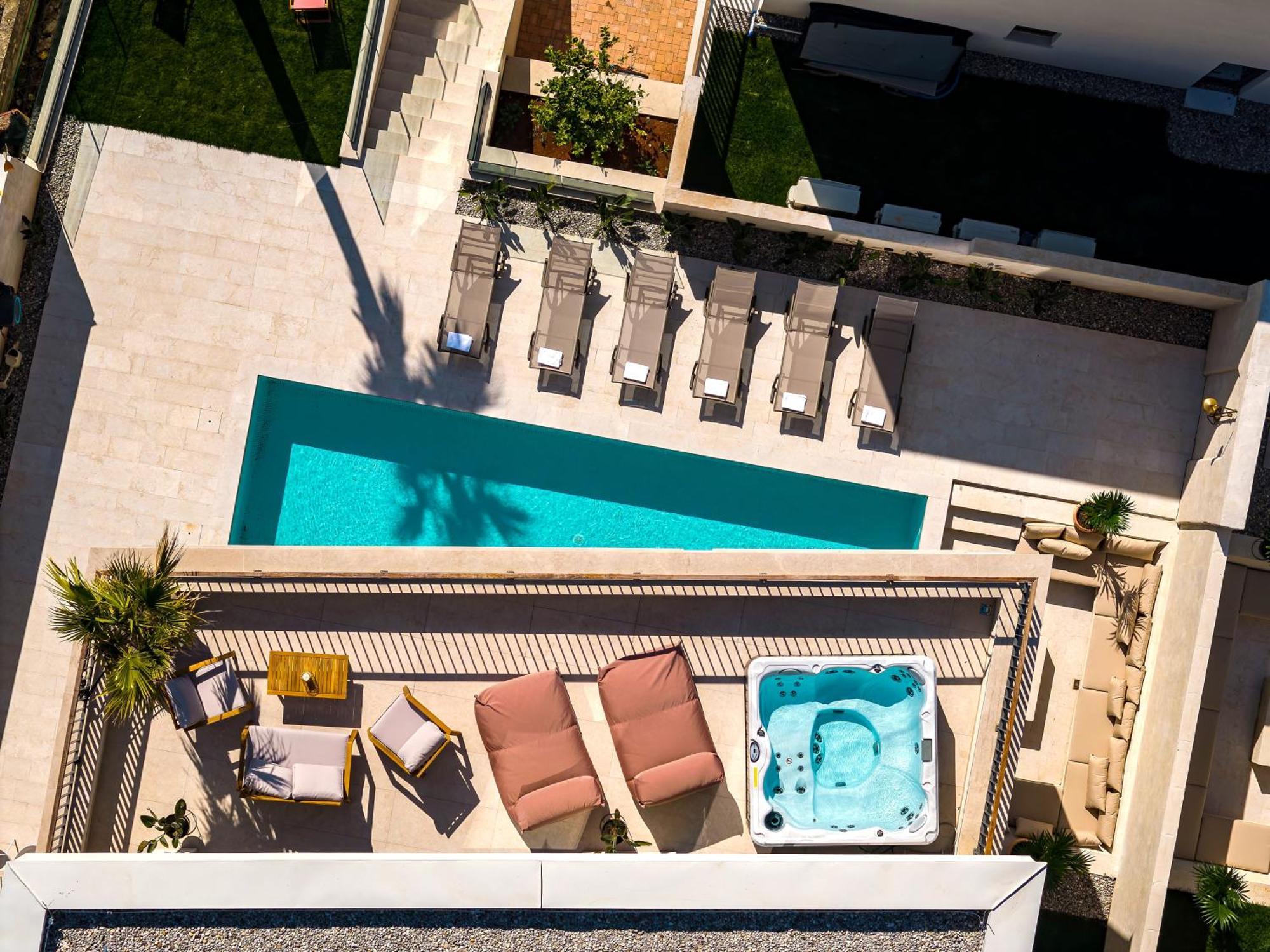 & - Of 5 Star Villa *